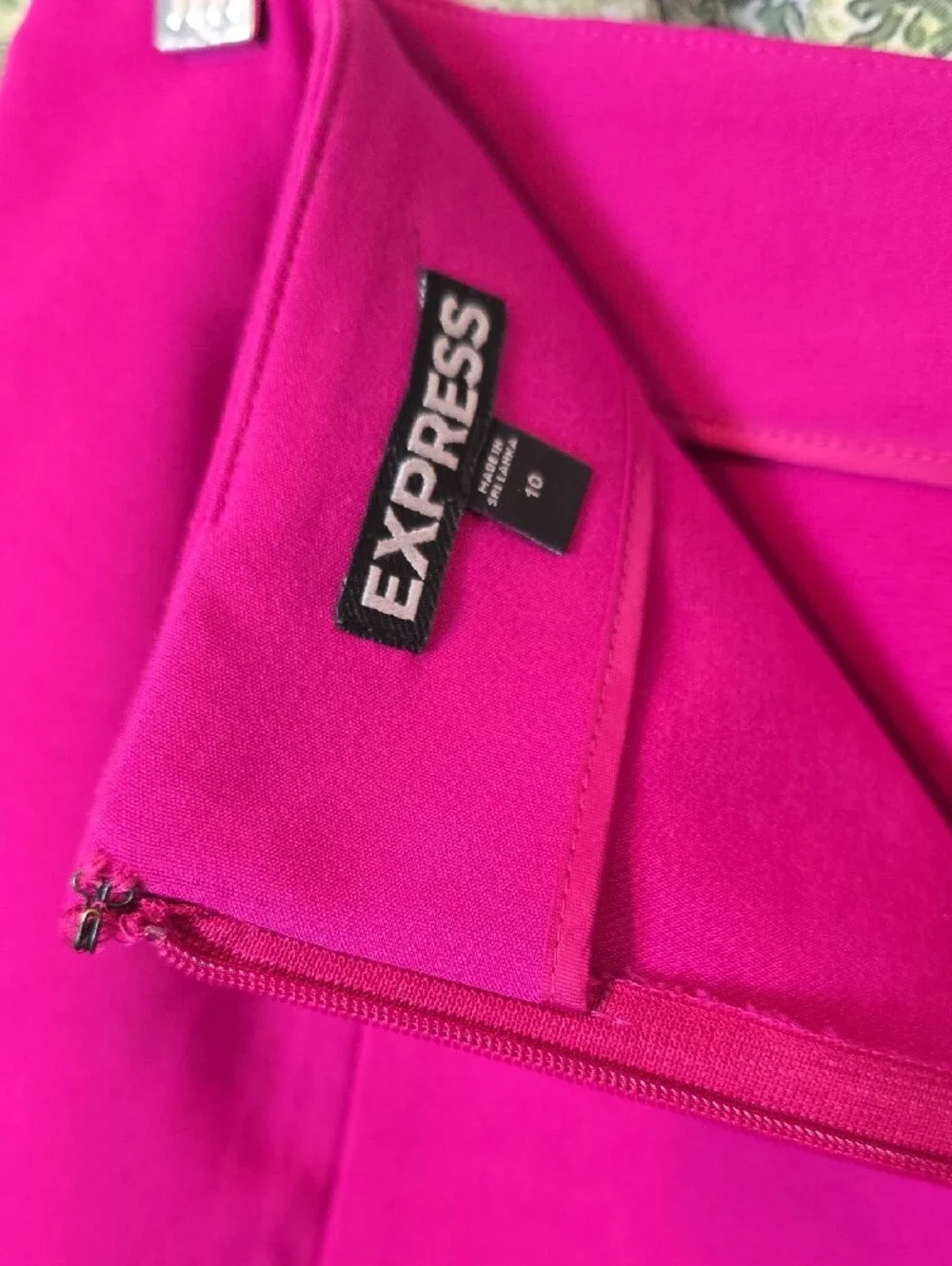 Express bold fuchsia